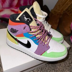 Nike air Jordan mid lightbulb